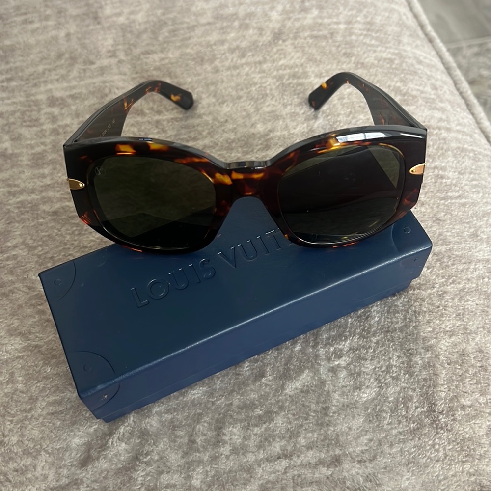 Limited edition Louis Vuitton glasses worn twice great condition